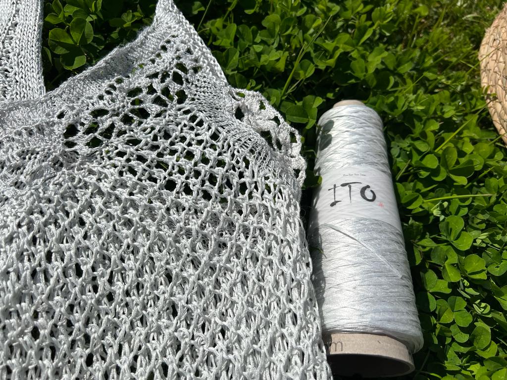 ITO Serishin luxurious silk yarn comp: 100% Silk