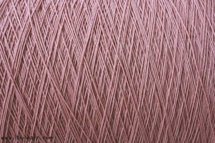 ITO Urugami fluffy wool yarn, color 206 Mauve, comp: 72% Wool, 28% Paper