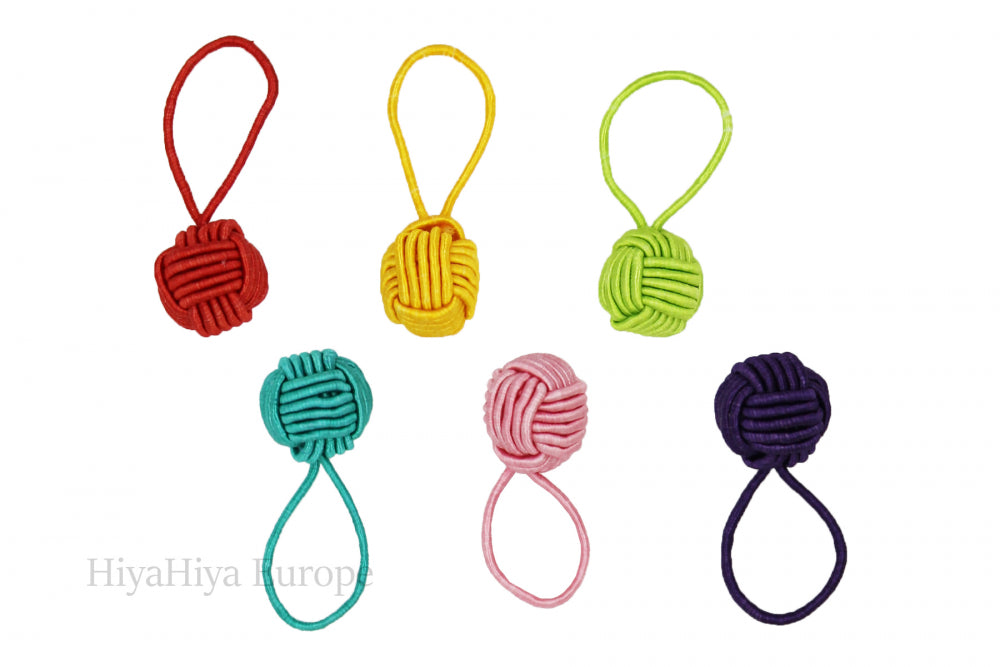 HiyaHiya Notion Tin with Coloured Yarn Ball Stitch Markers and Knitter's Safety Pins - Pampering Shop