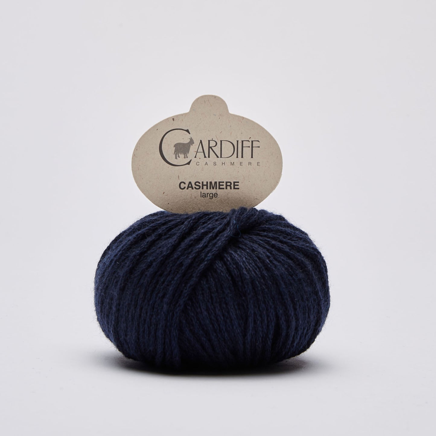 Cardiff LARGE gentle yarn, 647, COSMO, comp: 100% Cashmere